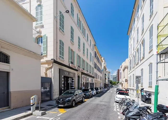 My Casa - Deloye - Spacious Quiet W Ac Near Old Town Apartment