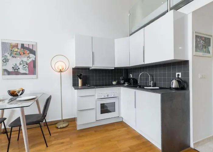 Apartment My Casa - Deloye - Spacious Quiet W Ac Near Old Town